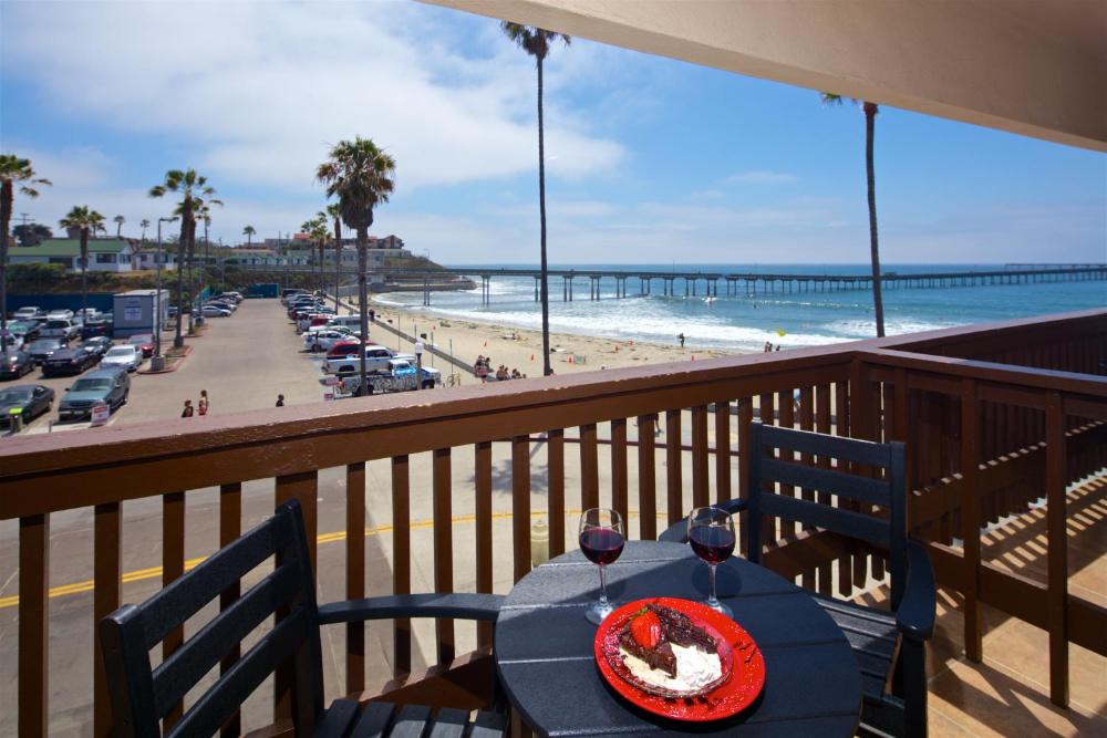 Queen Room with Ocean View and Balcony interior